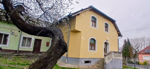 Eladó téglalakás, Galambokon 75 M Ft, 10 szobás