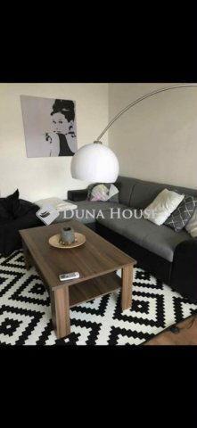 Eladó panellakás, Pécsett 63 M Ft, 2 szobás