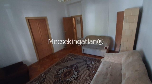 Kiadó téglalakás, albérlet, Pécsett, Szabadság utcában