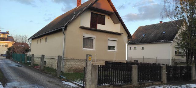 Eladó családi ház, Kiskunlacházán 64.5 M Ft, 3 szobás