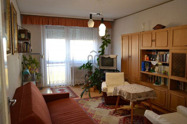 Eladó panellakás, Nyíregyházán 39.9 M Ft, 3 szobás