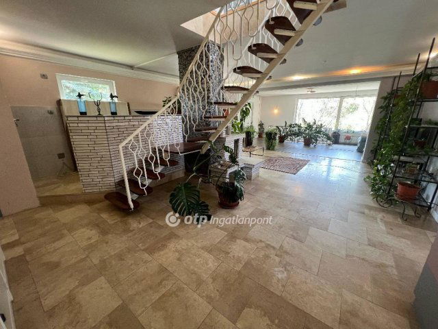 Eladó családi ház, Szigethalmon 199.9 M Ft, 5+2 szobás