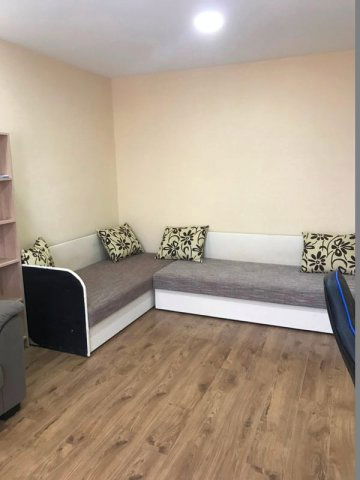 Kiadó panellakás, albérlet, Pécsett, Mezőszél utcában