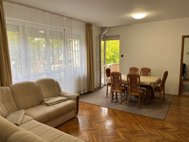 Kiadó téglalakás, albérlet, Debrecenben 300 E Ft / hó, 4 szobás