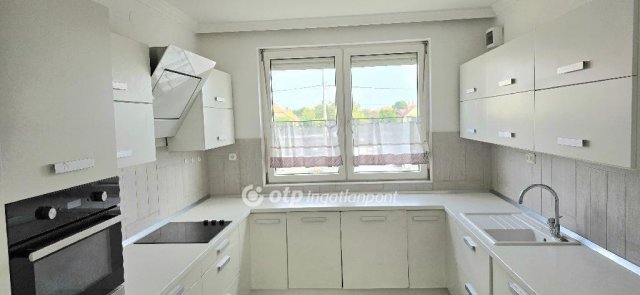 Eladó sorház, Debrecenben 280 M Ft, 6 szobás