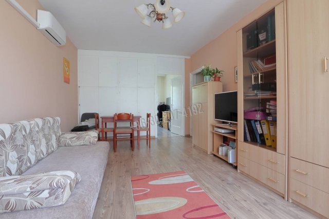 Eladó panellakás, Szegeden, Retek utcában 52.5 M Ft, 3 szobás