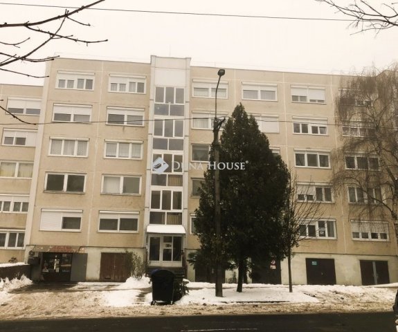 Eladó téglalakás, Gödöllőn 65.9 M Ft, 1+2 szobás