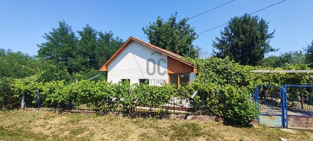 Eladó családi ház, Tiszacsegén 17.5 M Ft, 2 szobás