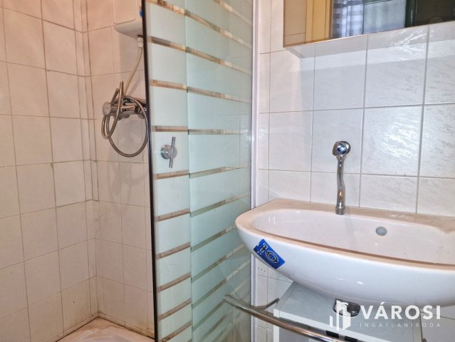 Eladó téglalakás, Békéscsabán 27.9 M Ft, 2 szobás