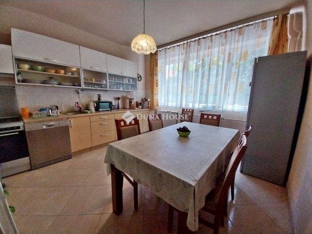 Eladó családi ház, Szegeden 184.9 M Ft, 4+1 szobás