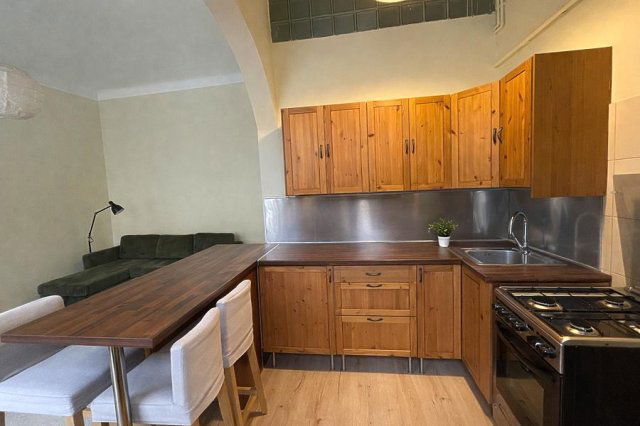 Kiadó téglalakás, albérlet, VII. kerületben, Marek József utcában