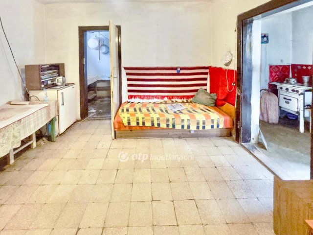 Eladó családi ház, Felpécen 19.5 M Ft, 1 szobás