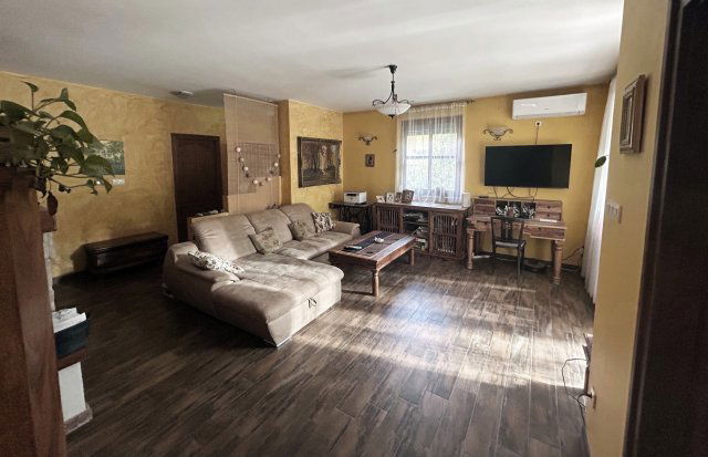 Eladó családi ház, Gödöllőn 129.9 M Ft, 5 szobás