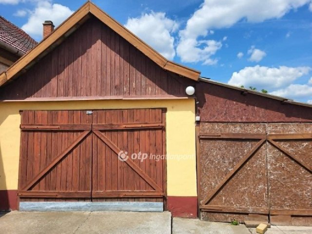 Eladó családi ház, Nagyfügeden 22.5 M Ft, 2 szobás