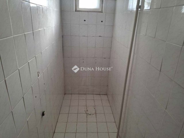 Eladó családi ház, Dunaharasztin 110 M Ft, 6 szobás