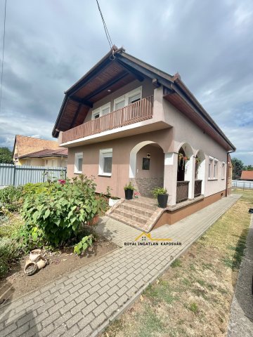 Eladó családi ház, Balatonlelleén 129.9 M Ft, 6 szobás