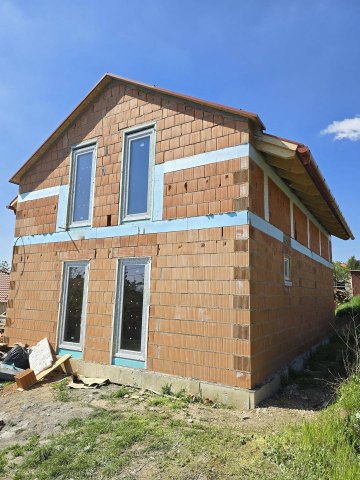 Eladó családi ház, Pécsett 149.9 M Ft, 4 szobás