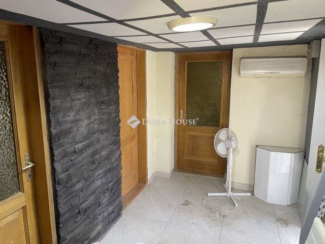 Eladó családi ház, Pilisen 115 M Ft, 7 szobás