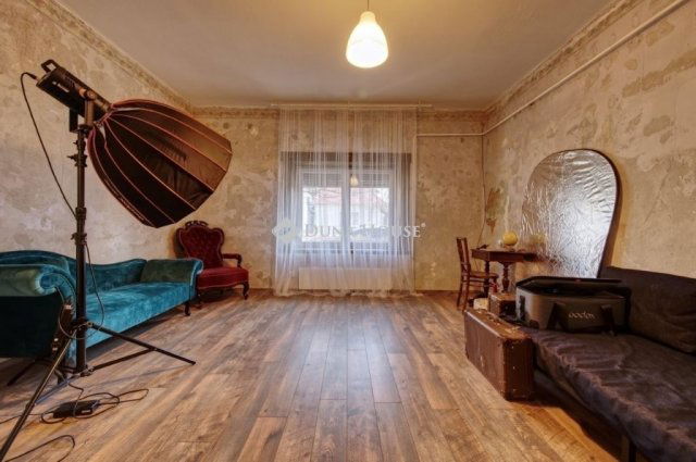 Eladó családi ház, Budaörsön 59.9 M Ft, 2 szobás