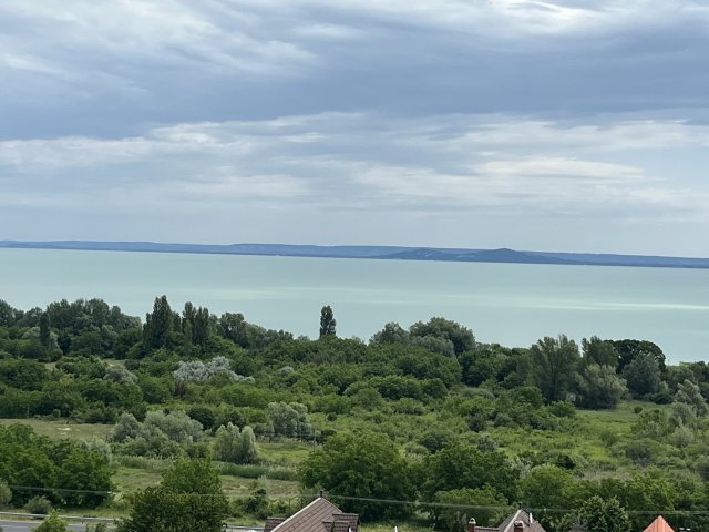 Eladó nyaraló, Balatongyörökön 140.395 M Ft, 3 szobás