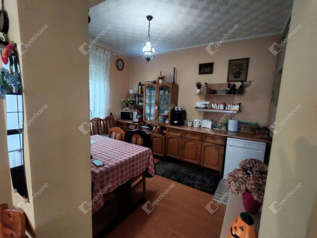 Eladó téglalakás, Nagykanizsán 38 M Ft, 3 szobás