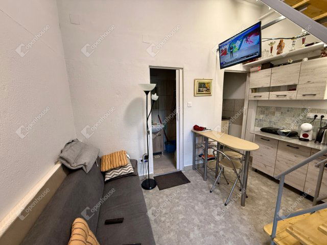 Eladó téglalakás, Siófokon 49.9 M Ft, 2 szobás