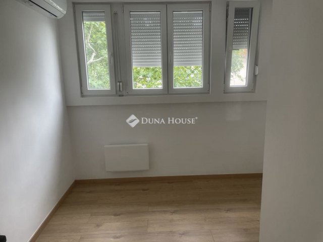 Eladó téglalakás, Pécsett, Bihari János utcában 63.9 M Ft