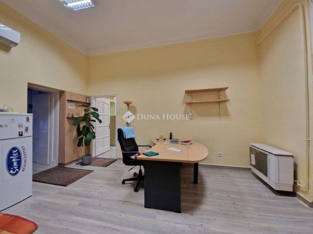 Kiadó iroda, Kecskeméten 300 E Ft / hó / költözzbe.hu
