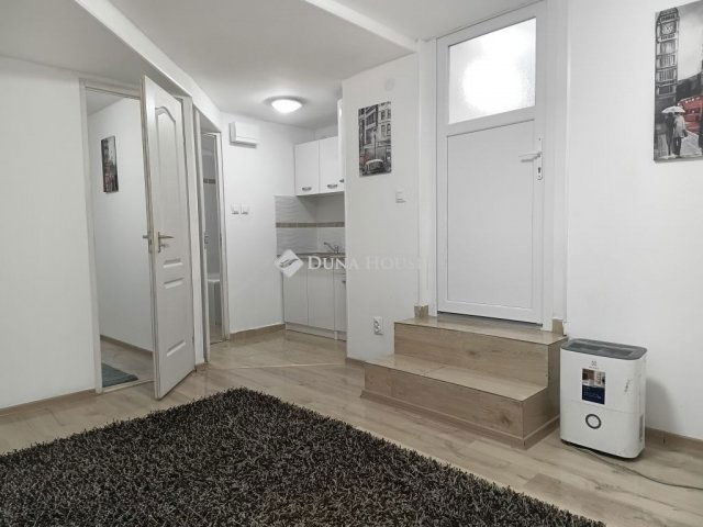 Eladó téglalakás, Budapesten, VIII. kerületben 22.9 M Ft