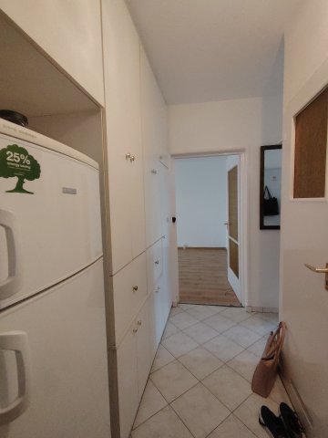 Eladó panellakás, Dunaújvárosban 35.9 M Ft, 2 szobás