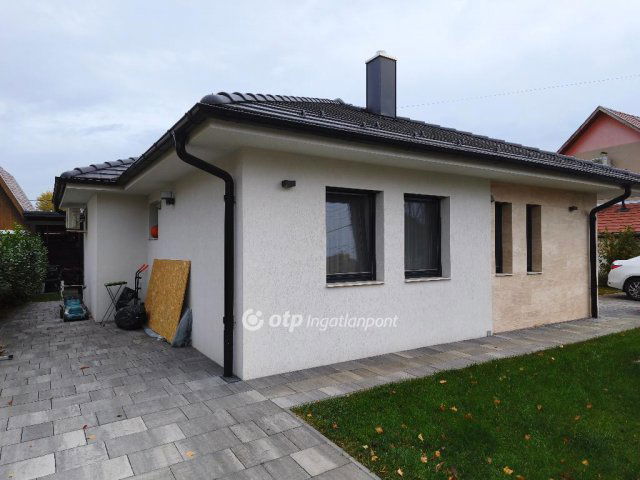 Eladó családi ház, Dunaharasztin 130 M Ft, 3 szobás