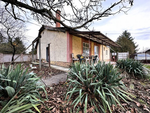 Eladó családi ház, Sarkadon 14 M Ft, 2 szobás