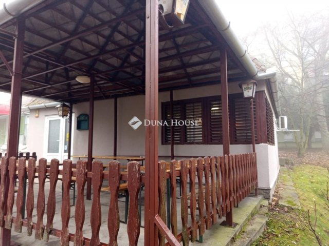 Eladó üzlethelyiség, Komlón 54.9 M Ft / költözzbe.hu