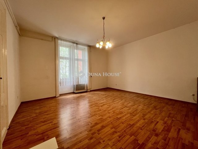 Eladó téglalakás, Budapesten, VI. kerületben 109.9 M Ft