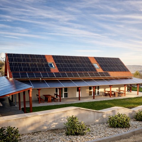 Eladó családi ház, Felsőpáhokon 259 M Ft, 6 szobás