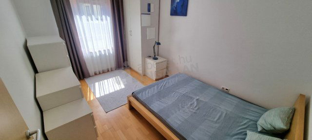 Kiadó téglalakás, albérlet, Budapesten, VI. kerületben