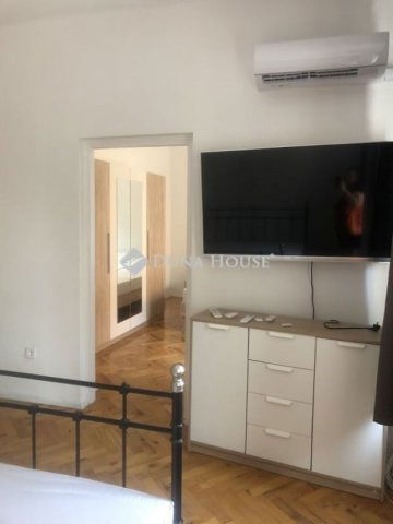 Kiadó téglalakás, albérlet, Pécsett 260 E Ft / hó, 2 szobás