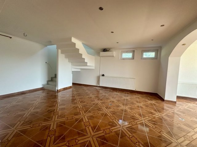 Eladó családi ház, Ercsiben 69.9 M Ft, 6 szobás