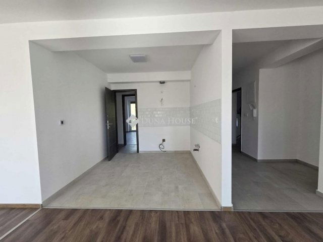 Eladó téglalakás, Szegeden 114.9 M Ft, 3 szobás