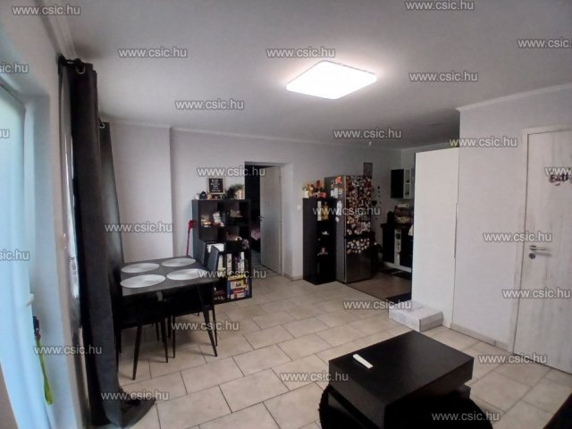Eladó családi ház, Gyömrőn 210 M Ft, 6 szobás