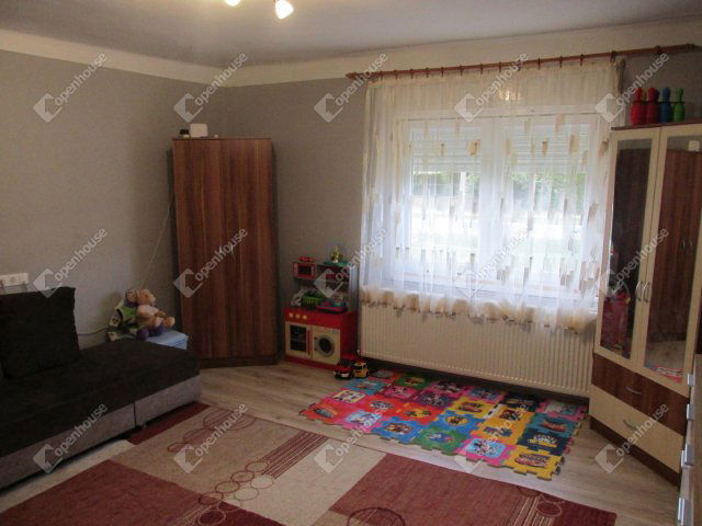 Eladó családi ház, Kenyerin 21.8 M Ft, 2 szobás