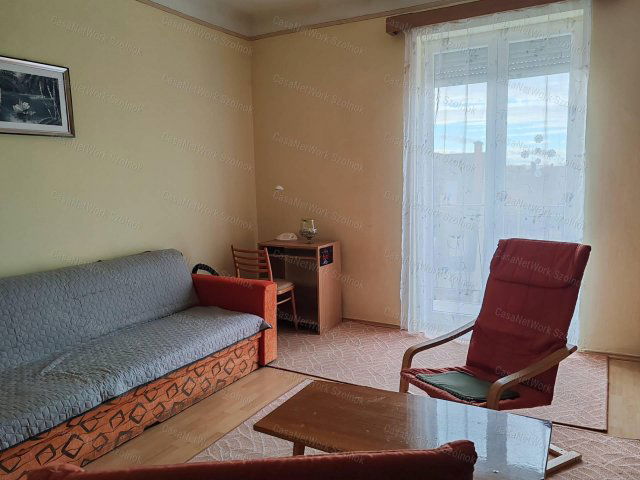 Eladó téglalakás, Szolnokon 25.5 M Ft, 1 szobás