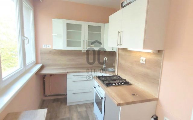 Kiadó téglalakás, albérlet, Pécsett 150 E Ft / hó, 3 szobás