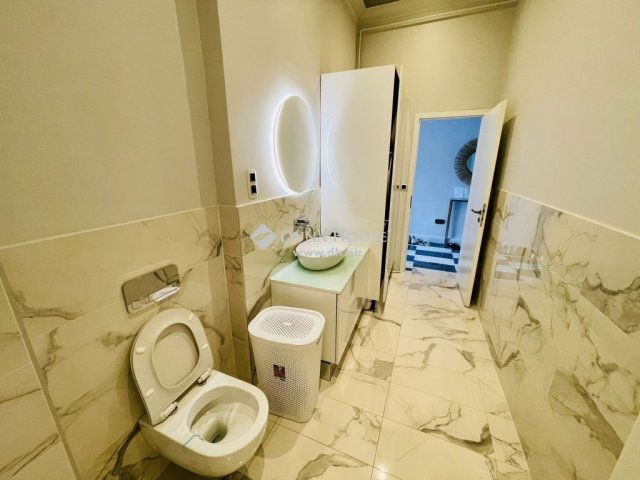 Eladó téglalakás, Budapesten, VI. kerületben 327.25 M Ft