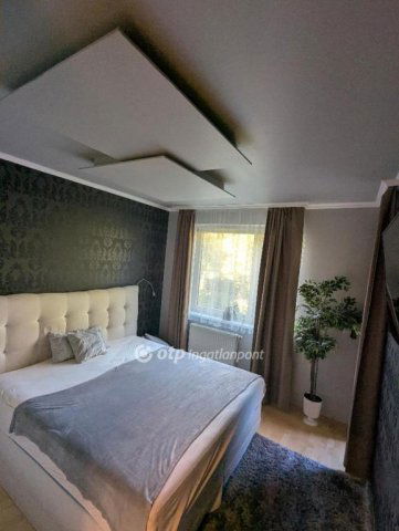 Eladó téglalakás, Budapesten, III. kerületben 148 M Ft, 3 szobás