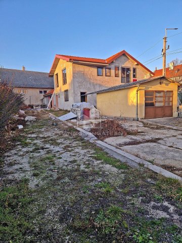 Eladó családi ház, Balatonalmádiban 160 M Ft