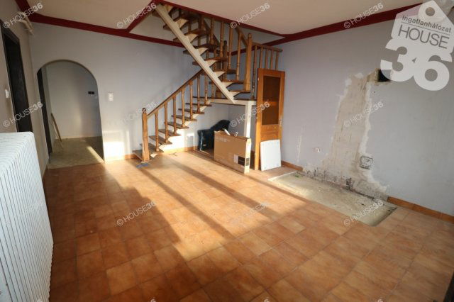 Eladó téglalakás, Kiskőrösön 37.5 M Ft, 5 szobás