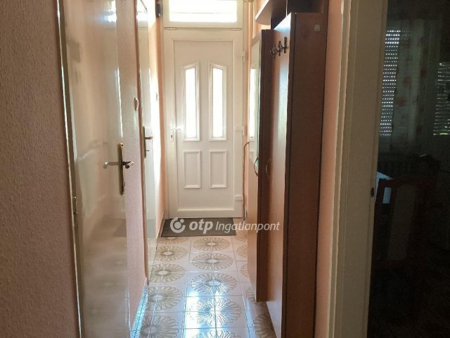 Eladó sorház, Gyulán 54 M Ft, 3+1 szobás / költözzbe.hu