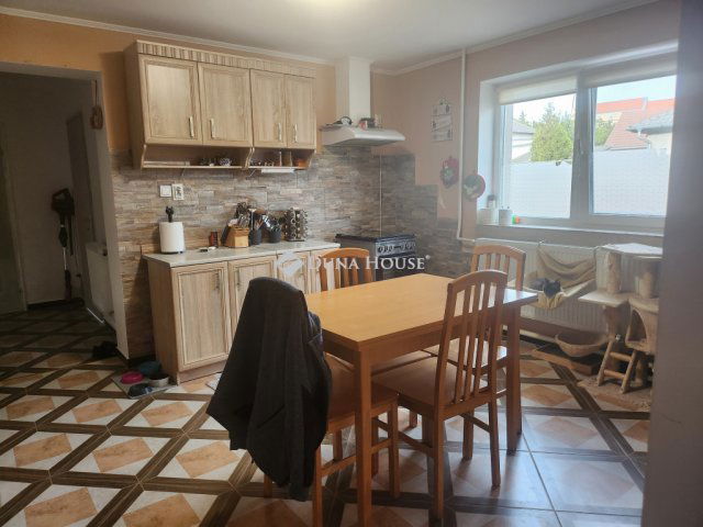 Eladó téglalakás, Várpalotán 48.5 M Ft, 2 szobás