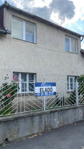 Eladó családi ház, Győrújbaráton 55 M Ft, 4+1 szobás